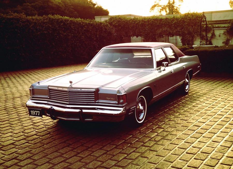  Dodge Monaco Royal 1977 года  (фото 2 из 2)